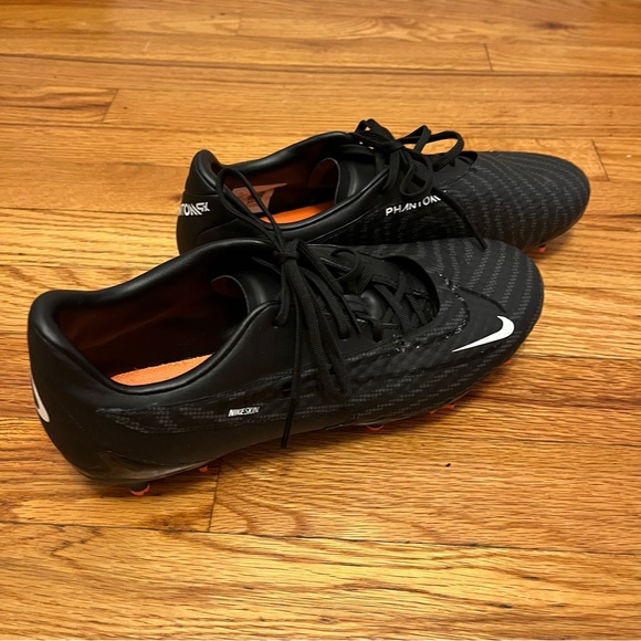 Nike Phantom GX Academy MG Multi-Ground Soccer Cleats - Picture 4 of 8